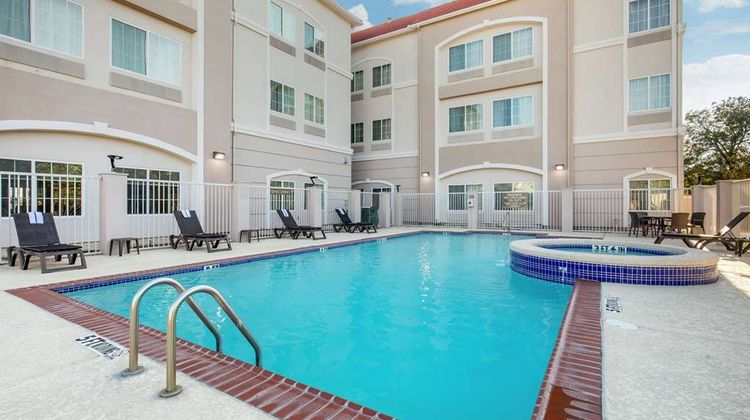 Comfort Inn & Suites Cedar Hill Pool