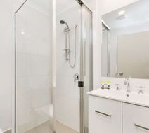 Rockhampton Riverside Central Hotel Room