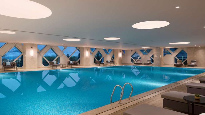 <b>Hyatt Regency Shenzhen Airport Pool</b>. Images powered by <a href="https://iceportal.shijigroup.com/" title="IcePortal" target="_blank">IcePortal</a>.