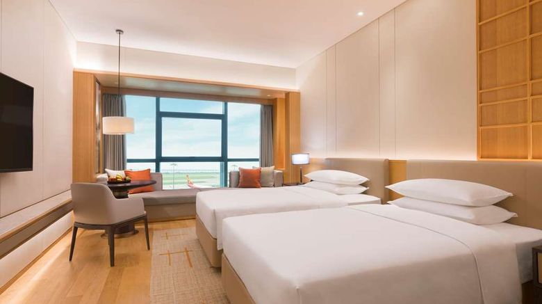 <b>Hyatt Regency Shenzhen Airport Room</b>. Images powered by <a href="https://iceportal.shijigroup.com/" title="IcePortal" target="_blank">IcePortal</a>.