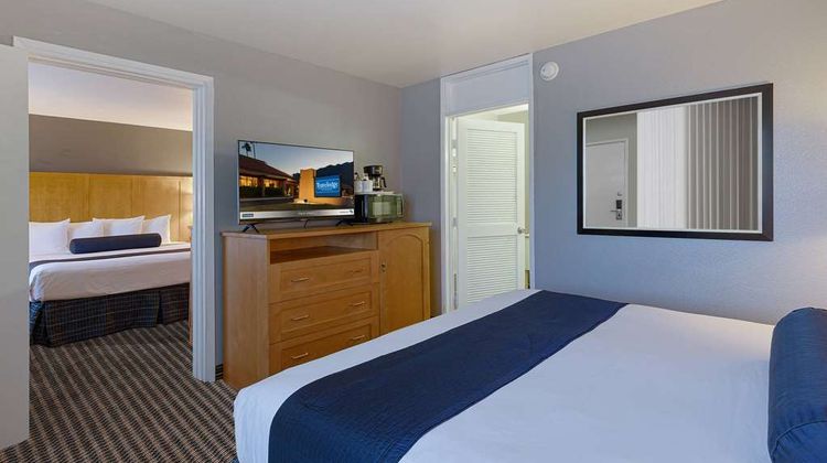Travelodge by Wyndham Palm Springs Suite