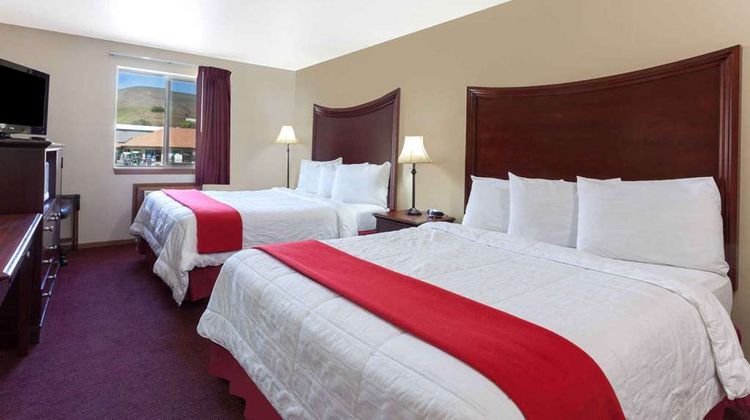 Super 8 by Wyndham Lewiston Room