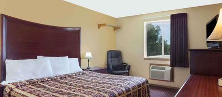 Super 8 by Wyndham Lewiston Room