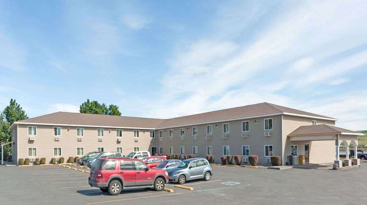 Super 8 by Wyndham Lewiston Exterior