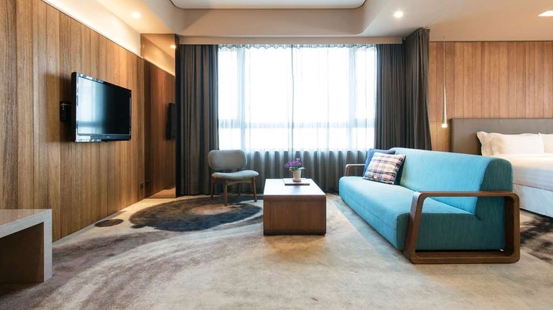 <b>Home Hotel Suite</b>. Images powered by <a href="https://iceportal.shijigroup.com/" title="IcePortal" target="_blank">IcePortal</a>.