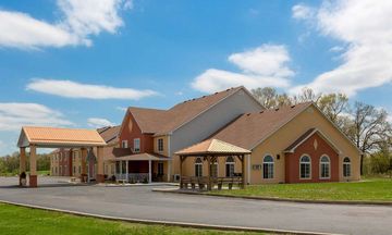 Super 8 by Wyndham Lake of The Ozarks