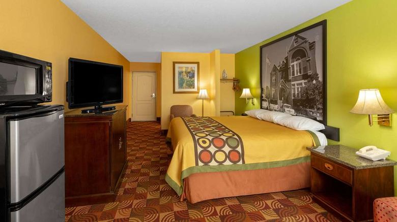 <b>Super 8 by Wyndham Lake of The Ozarks Room</b>. Images powered by <a href="https://iceportal.shijigroup.com/" title="IcePortal" target="_blank">IcePortal</a>.