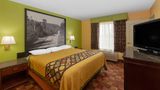 Super 8 by Wyndham Lake of The Ozarks Suite