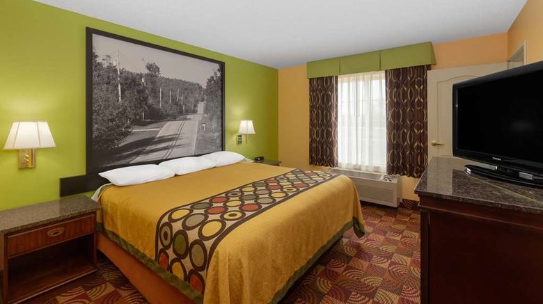 <b>Super 8 by Wyndham Lake of The Ozarks Suite</b>. Images powered by <a href="https://iceportal.shijigroup.com/" title="IcePortal" target="_blank">IcePortal</a>.