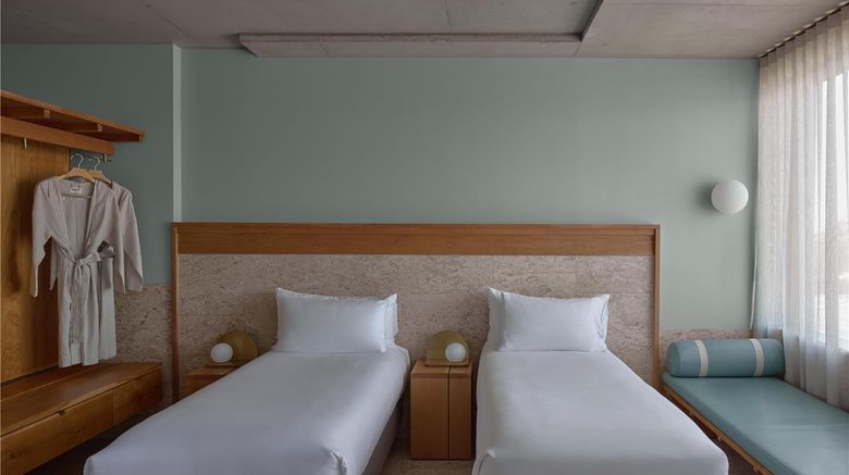 <b>The Calile Hotel Brisbane Room</b>. Images powered by <a href="https://iceportal.shijigroup.com/" title="IcePortal" target="_blank">IcePortal</a>.