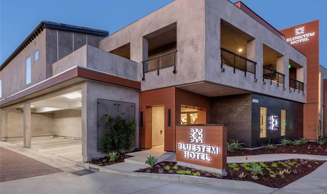 Bluestem Hotel, an Ascend Collection Exterior