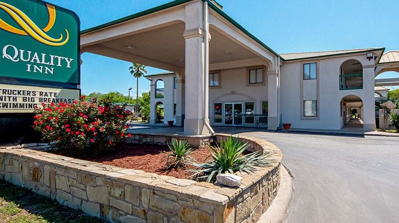 <b>Quality Inn Three Rivers Exterior</b>. Images powered by <a href="https://iceportal.shijigroup.com/" title="IcePortal" target="_blank">IcePortal</a>.