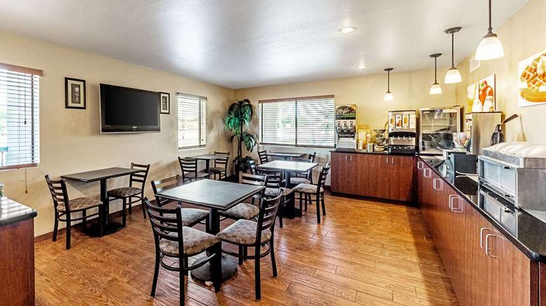 <b>Quality Inn Three Rivers Restaurant</b>. Images powered by <a href="https://iceportal.shijigroup.com/" title="IcePortal" target="_blank">IcePortal</a>.