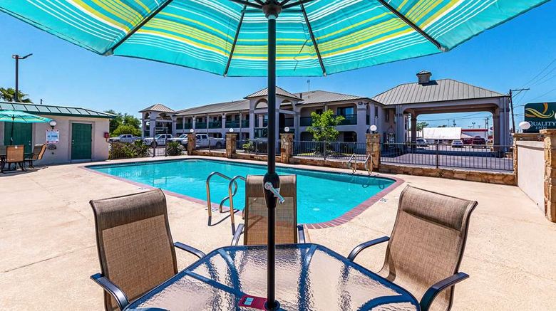 <b>Quality Inn Three Rivers Pool</b>. Images powered by <a href="https://iceportal.shijigroup.com/" title="IcePortal" target="_blank">IcePortal</a>.
