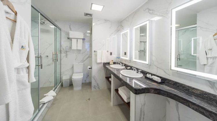 Ritz Apart Hotel All Suites Room