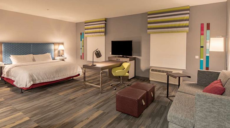 <b>Hampton Inn & Suites Dallas/Plano Room</b>. Images powered by <a href="https://iceportal.shijigroup.com/" title="IcePortal" target="_blank">IcePortal</a>.