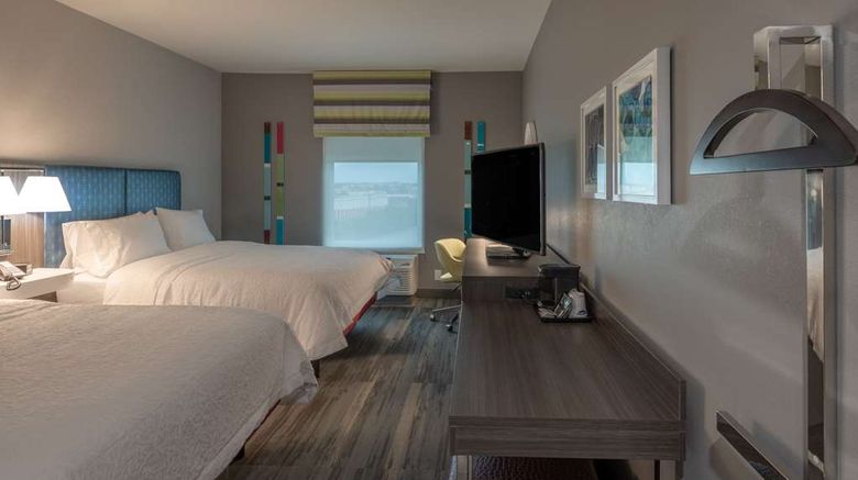 <b>Hampton Inn & Suites Dallas/Plano Room</b>. Images powered by <a href="https://iceportal.shijigroup.com/" title="IcePortal" target="_blank">IcePortal</a>.