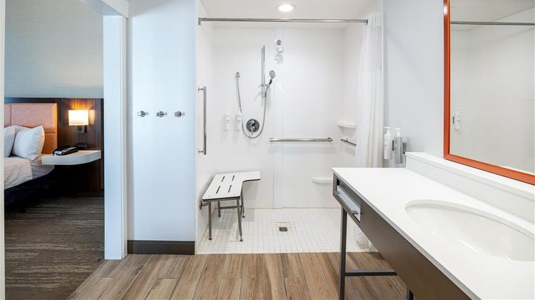 Hampton Inn and Suites Logan Room