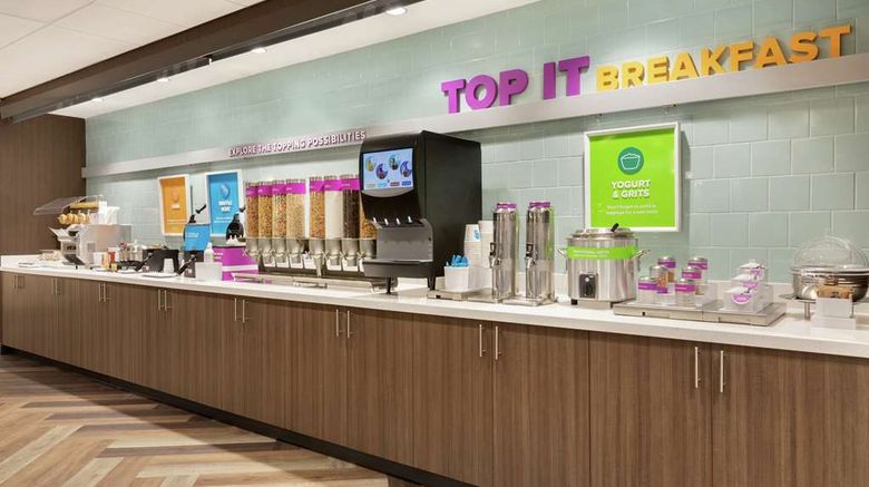 <b>Tru by Hilton Harbison/Columbia Restaurant</b>. Images powered by <a href="https://iceportal.shijigroup.com/" title="IcePortal" target="_blank">IcePortal</a>.