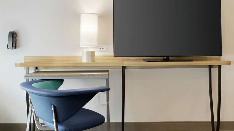 <b>Tru by Hilton Harbison/Columbia Room</b>. Images powered by <a href="https://iceportal.shijigroup.com/" title="IcePortal" target="_blank">IcePortal</a>.