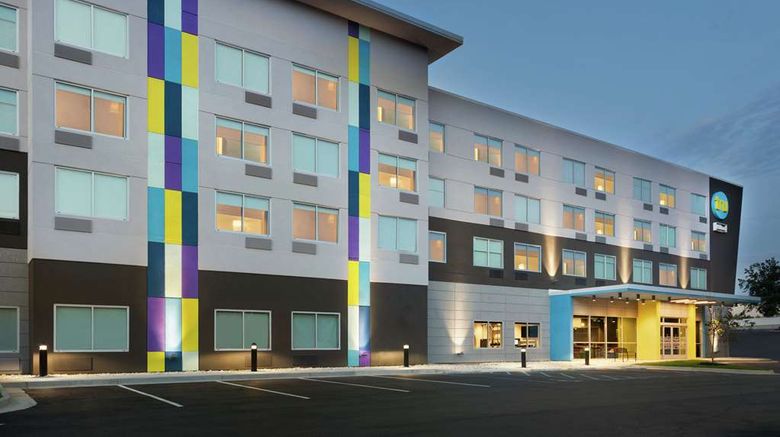 <b>Tru by Hilton Harbison/Columbia Room</b>. Images powered by <a href="https://iceportal.shijigroup.com/" title="IcePortal" target="_blank">IcePortal</a>.