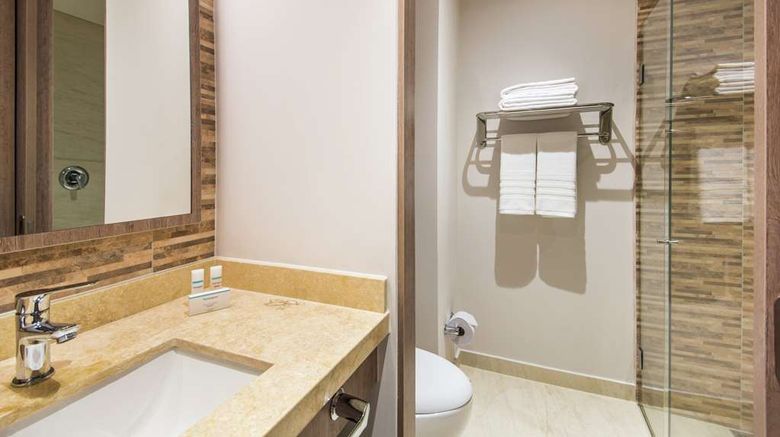<b>Hampton Inn by Hilton Cucuta Room</b>. Images powered by <a href="https://iceportal.shijigroup.com/" title="IcePortal" target="_blank">IcePortal</a>.
