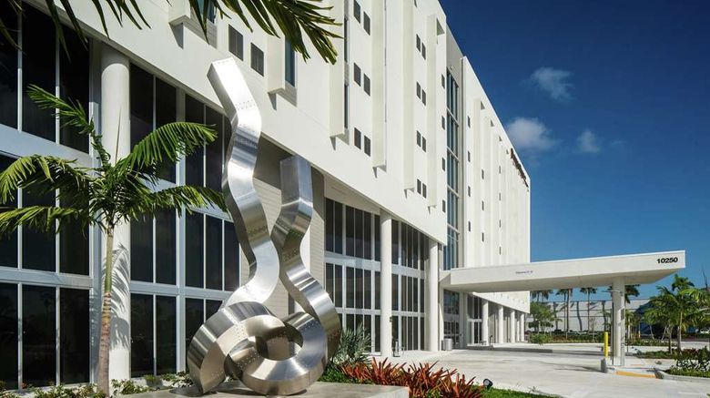 <b>DoubleTree by Hilton Miami Doral Exterior</b>. Images powered by <a href="https://iceportal.shijigroup.com/" title="IcePortal" target="_blank">IcePortal</a>.
