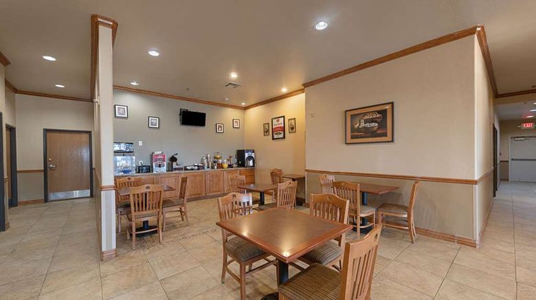 <b>Econo Lodge Inn & Suites Restaurant</b>. Images powered by <a href="https://iceportal.shijigroup.com/" title="IcePortal" target="_blank">IcePortal</a>.