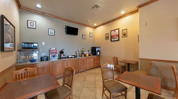 Econo Lodge Inn & Suites Restaurant