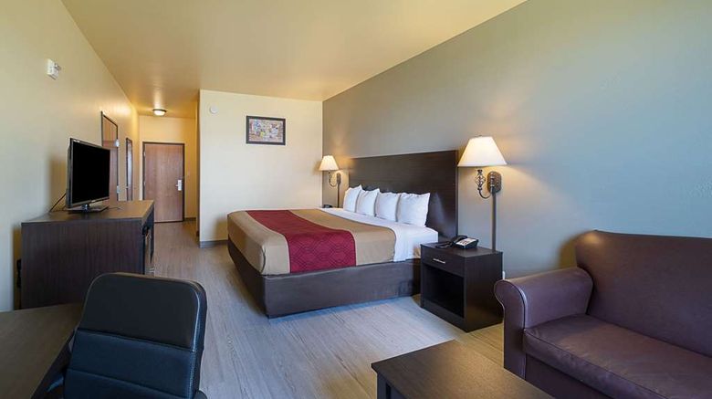 <b>Econo Lodge Inn & Suites Room</b>. Images powered by <a href="https://iceportal.shijigroup.com/" title="IcePortal" target="_blank">IcePortal</a>.