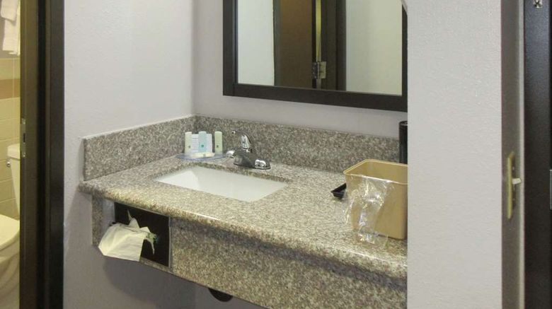<b>Quality Inn Spanish Fork Room</b>. Images powered by <a href="https://iceportal.shijigroup.com/" title="IcePortal" target="_blank">IcePortal</a>.