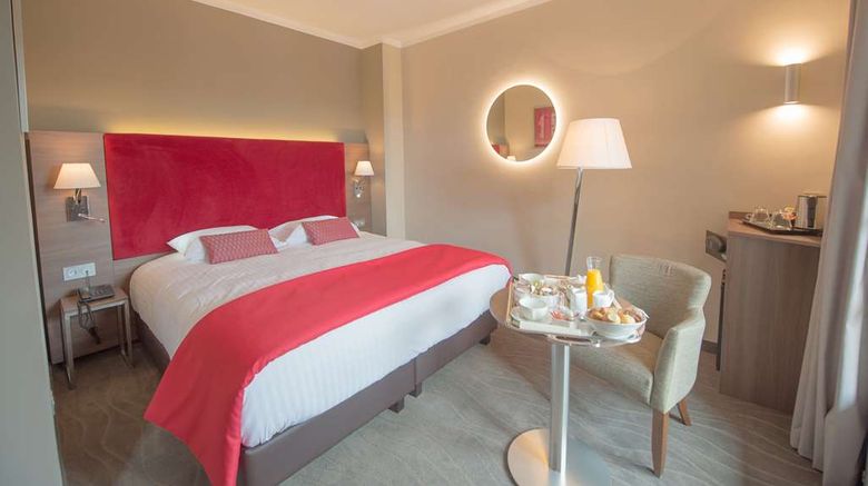 <b>Hotel Lou Castelet Room</b>. Images powered by <a href="https://iceportal.shijigroup.com/" title="IcePortal" target="_blank">IcePortal</a>.