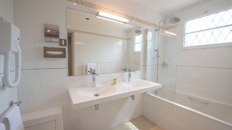 <b>Hotel Lou Castelet Room</b>. Images powered by <a href="https://iceportal.shijigroup.com/" title="IcePortal" target="_blank">IcePortal</a>.