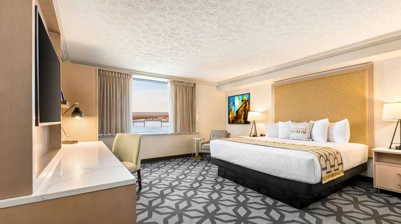 <b>Galt House Hotel, A Trademark Coll Hotel Room</b>. Images powered by <a href="https://iceportal.shijigroup.com/" title="IcePortal" target="_blank">IcePortal</a>.