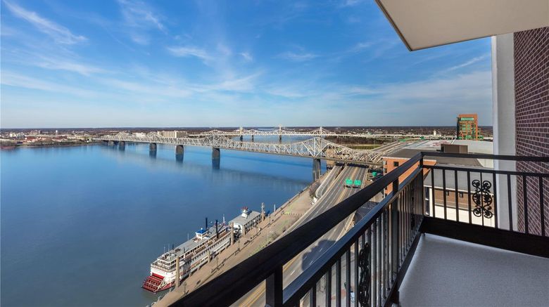 <b>Galt House Hotel, A Trademark Coll Hotel Room</b>. Images powered by <a href="https://iceportal.shijigroup.com/" title="IcePortal" target="_blank">IcePortal</a>.