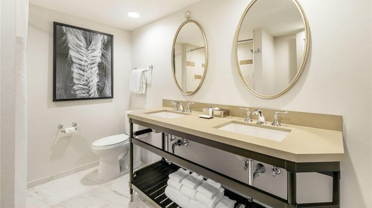 Galt House Hotel, A Trademark Coll Hotel Room
