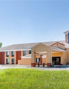 Baymont Inn and Sts by Wyndham Mukwonago