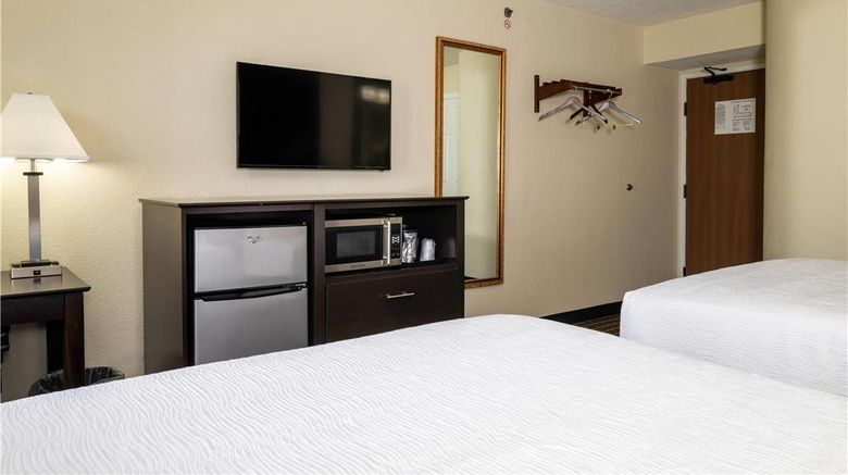 <b>Baymont Inn and Sts by Wyndham Mukwonago Room</b>. Images powered by <a href="https://iceportal.shijigroup.com/" title="IcePortal" target="_blank">IcePortal</a>.