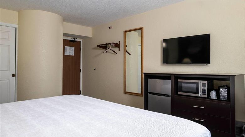 <b>Baymont Inn and Sts by Wyndham Mukwonago Room</b>. Images powered by <a href="https://iceportal.shijigroup.com/" title="IcePortal" target="_blank">IcePortal</a>.