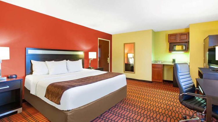 Baymont by Wyndham Harrisburg Room