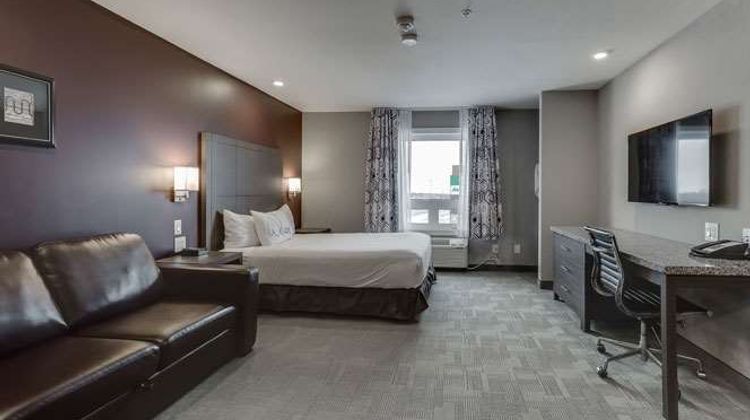 Home Inn & Suites-Saskatoon South Suite