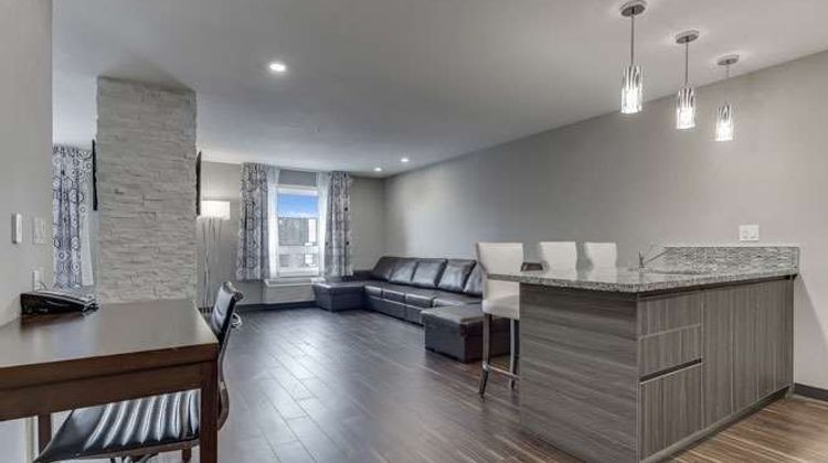 Home Inn & Suites-Saskatoon South Lobby