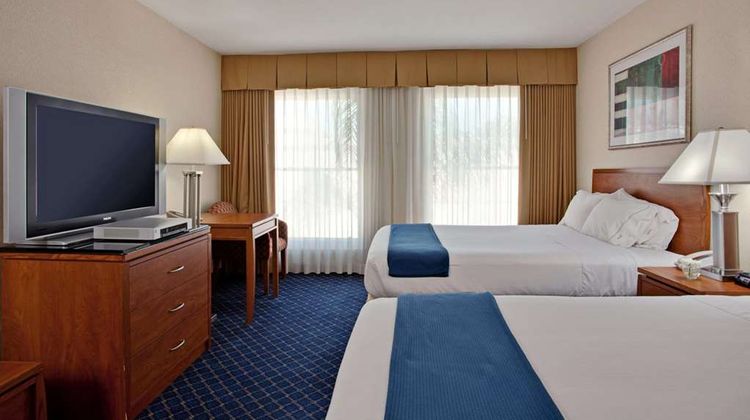 Century Park Hotel LA Room