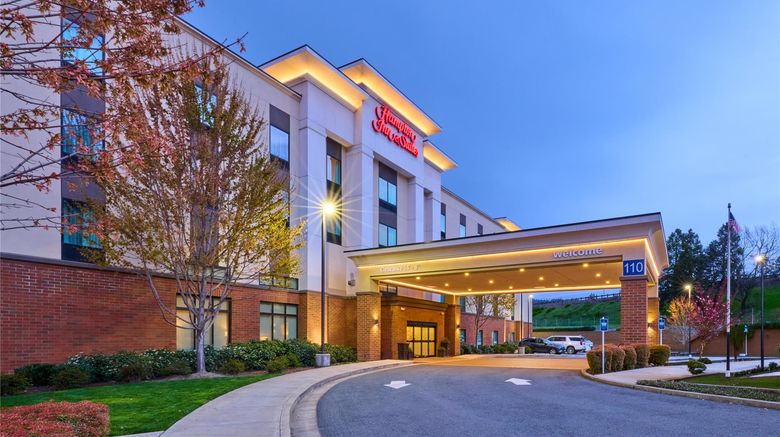 <b>Hampton Inn & Suites Grants Pass Exterior</b>. Images powered by <a href="https://iceportal.shijigroup.com/" title="IcePortal" target="_blank">IcePortal</a>.