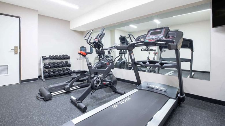 <b>Super 8 by Wyndham Canmore Health</b>. Images powered by <a href="https://iceportal.shijigroup.com/" title="IcePortal" target="_blank">IcePortal</a>.