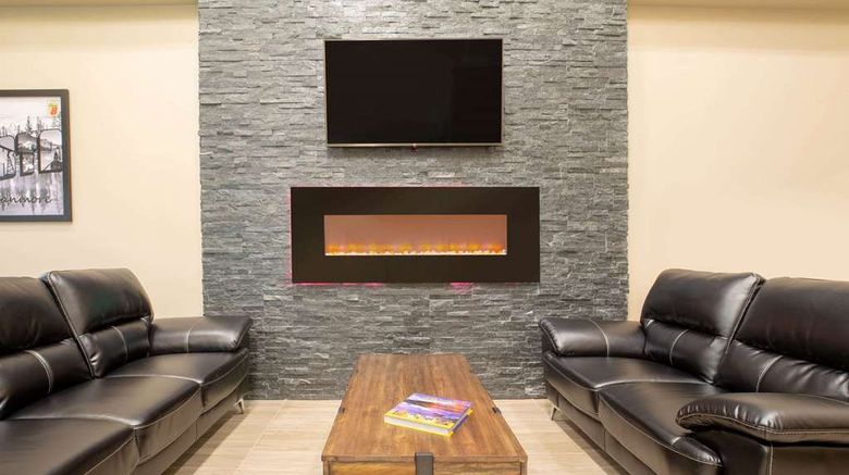 <b>Super 8 by Wyndham Canmore Lobby</b>. Images powered by <a href="https://iceportal.shijigroup.com/" title="IcePortal" target="_blank">IcePortal</a>.