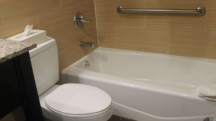 Days Inn Brooklyn Borough Park Room