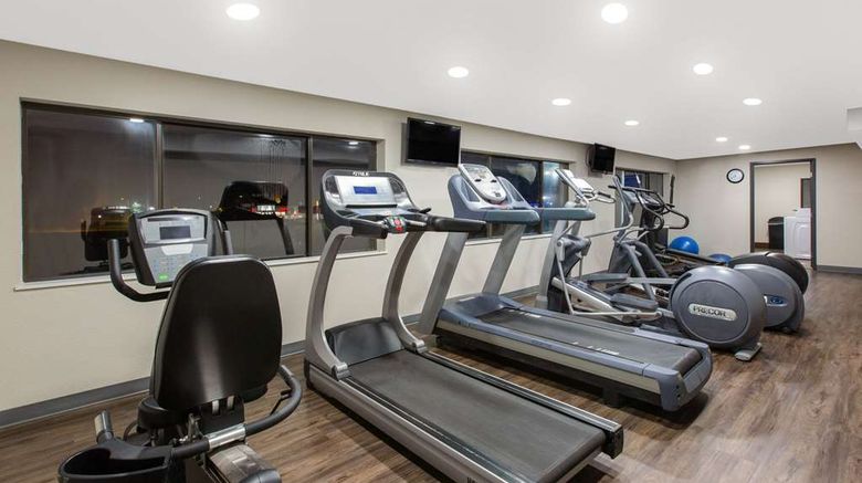 <b>Days Inn & Suites by Wyndham Health</b>. Images powered by <a href="https://iceportal.shijigroup.com/" title="IcePortal" target="_blank">IcePortal</a>.
