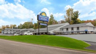 Days Inn & Suites by Wyndham