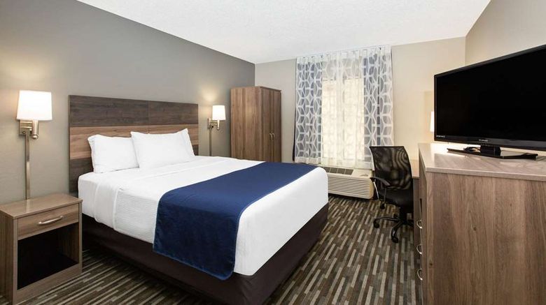 <b>Days Inn & Suites by Wyndham Room</b>. Images powered by <a href="https://iceportal.shijigroup.com/" title="IcePortal" target="_blank">IcePortal</a>.
